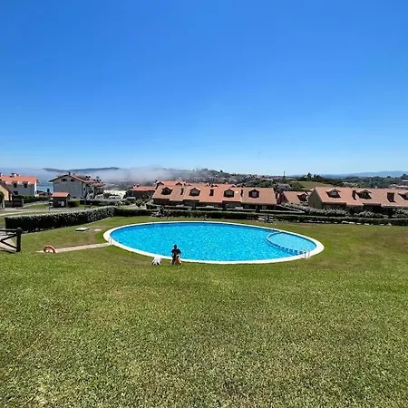 Adosado En Exclusiva Urbanizacion Holiday home Comillas