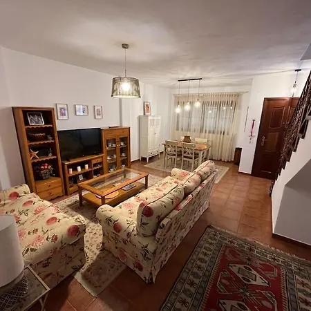 Adosado En Exclusiva Urbanizacion Holiday home *