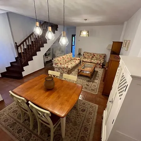 Adosado En Exclusiva Urbanizacion Prázdninový dům *