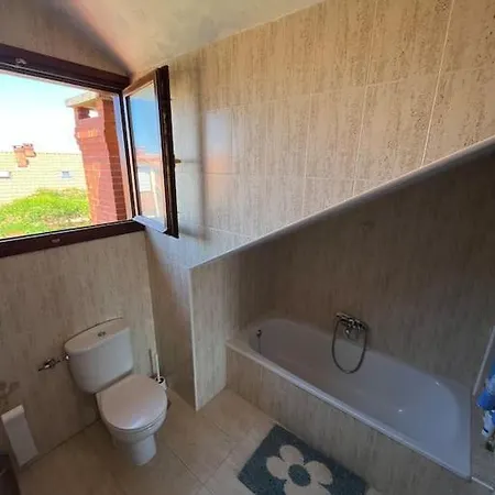 Casa de Férias Adosado En Exclusiva Urbanización Comillas