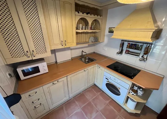 Adosado En Exclusiva Urbanizacion