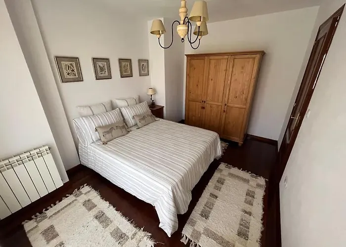 Adosado En Exclusiva Urbanizacion Comillas