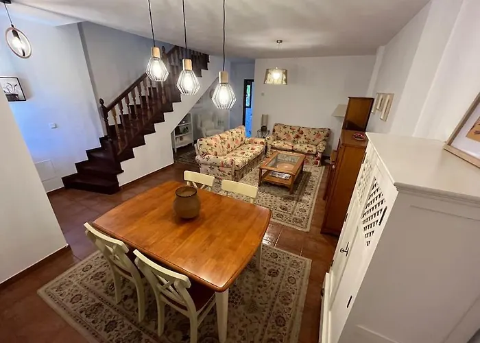 Adosado En Exclusiva Urbanizacion Prázdninový dům *